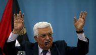 Palestinian President Mahmoud Abbas gestures as he speaks to the media in the West Bank city of Ramallah January 23, 2016. REUTERS/Mohamad Torokman/File Photo.