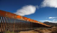 A general view shows a newly built section of the US Mexico border wall at Sunland Park, US, opposite the Mexican border city of Ciudad Juarez, Mexico, November 9, 2016. (REUTERS / Jose Luis Gonzalez) 