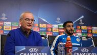 Leicester City's Italian manager Claudio Ranieri and Leicester City's Algerian midfielder Riyad Mahrez (R) attend a press conference at The King Power stadium in Leicester, central England on November 21, 2016. AFP / Oli SCARFF
