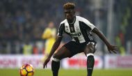 Juventus' Italian forward Moise Kean controls the ball during the Italian Serie A football match between Juventus and Pescara at the Juventus Stadium in Turin on November 19, 2016. / AFP / MARCO BERTORELLO
