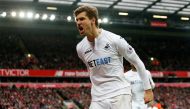 Swansea City's Fernando Llorente celebrates scoring their second goal Action Images via Reuters / Ed Sykes 