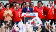Hong Joon-pyo, the presidential candidate of the Liberty Korea Party during his election campaign rally in Daegu, yesterday. 