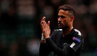  Paris Saint-Germain’s Neymar applauds fans as he celebrates after the match (Reuters/Lee Smith) 