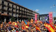 Peruvian literature Nobel Laureate Mario Vargas Llosa addresses a pro-union demonstration organised by the Catalan Civil Society organisation in Barcelona, Spain October 8, 2017. REUTERS/Gonzalo Fuentes
