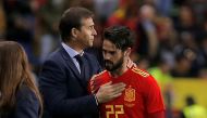 Spain’s Isco after sustaining an injury and Spain coach Julen Lopetegui REUTERS/Jon Nazca
