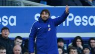 Chelsea's Italian head coach Antonio Conte gestures on the touchline during the English Premier League football match between Everton and Chelsea at Goodison Park in Liverpool, north west England on December 23, 2017.  AFP / PAUL ELLIS 

