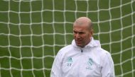 Real Madrid's French coach Zinedine Zidane attends a training session at Valdebebas Sport City in Madrid on January 9, 2018. / AFP / PIERRE-PHILIPPE MARCOU