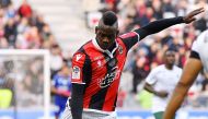 Nice's Italian forward Mario Balotelli (L) kicks the ball during the French L1 football match between Nice (OGCN) and Saint-Etienne (ASSE) at the Allianz Riviera Stadium in Nice, southeastern France, on January 21, 2018. / AFP / YANN COATSALIOU
