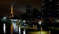 An image of Paris shows the flooded Quai de Grenelle by the banks of the Seine river, January 28, 2018.  / AFP / GEOFFROY VAN DER HASSELT