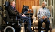 Former South African President Nelson Mandela (R) meets theoretical physicist professor Stephen Hawking at Mandela's Foundation office in Johannesburg May 15, 2008. Reuters