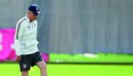 Bayern Munich's German head coach Jupp Heynckes prepares the balls during a training session at the trainings ground of FC Bayern Munich in Munich, southern Germany, on April 24, 2018 on the eve of the UEFA Champions League first leg semi-final football m