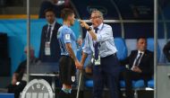 Uruguay coach Oscar Tabarez gives instructions to Lucas Torreira REUTERS/Hannah Mckay