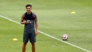 Arsenal's Mesut Ozil of Germany attends a training session in Singapore July 25, 2018. (REUTERS/Edgar Su)