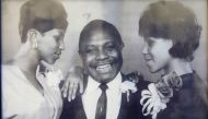 Aretha Franklin (L) with her father C.L. Franklin and sister Caroline in this undated handout photo from the New Bethel Baptist Church.  AFP photo / New Bethel Baptist Church