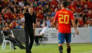 Spain coach Luis Enrique gestures to Marco Asensio REUTERS/Heino Kalis