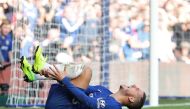 Chelsea's Belgian midfielder Eden Hazard picks up an injury during the English Premier League football match between Chelsea and Manchester United at Stamford Bridge in London on October 20, 2018. AFP / Daniel LEAL-OLIVAS