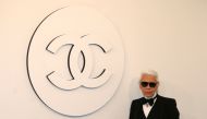 FILE PHOTO - Karl Lagerfeld arrives for the Chanel 2007/2008 collection fashion show in central London, December 6, 2007. REUTERS/Stephen Hird/File Photo