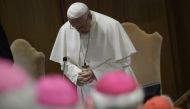 Pope Francis prays at the beginning of the third day of a global child protection summit for reflections on the sex abuse crisis within the Catholic Church, on February 23, 2019 at the Vatican. / AFP / POOL / Alessandra Tarantino 