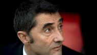 Barcelona's Spanish coach Ernesto Valverde looks on before the Spanish league football match between Sevilla FC and FC Barcelona at the Ramon Sanchez Pizjuan stadium in Seville on February 23, 2019. / AFP / JORGE GUERRERO