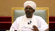 FILE PHOTO: Sudanese President Omar al-Bashir addresses a meeting at the Presidential Palace in Khartoum, Sudan, April 5, 2019. REUTERS/Mohamed Nureldin Abdalla