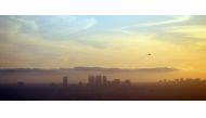 A view of downtown Los Angeles, California on a smoggy afternoon, November 2, 2006. AFP/Gabriel Bouys