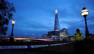 A police officers patrols near London Bridge in London, on November 30, 2019, following a terror incident on London Bridge the previous night. AFP / Niklas Halle'n
 