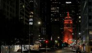 Park Avenue is seen devoid of traffic after the 8 p.m. curfew continued in response to looting during the Black Lives Matter's protests in the Manhattan borough of New York City, U.S., June 6, 2020. REUTERS/Andrew Kelly
