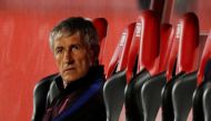 Barcelona coach Quique Setien before the match, as play resumes behind closed doors following the outbreak of the coronavirus disease (COVID-19) REUTERS/Albert Gea