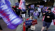 Supporters of U.S. president Donald Trump rally as votes continue to be counted following the 2020 U.S. presidential election, in Philadelphia, Pennsylvania, U.S., November 5, 2020. REUTERS/Eduardo Munoz
