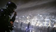 Police use water cannons as demonstrators march to The Grand Palace to hand letters written to the king in Bangkok, Thailand, November 8, 2020. Reuters/Soe Zeya Tun