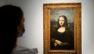 A woman looks at the Hekking 