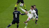 Soccer Football - Euro 2020 - Group D - England v Scotland - Wembley Stadium, London, Britain - June 18, 2021 England's Mason Mount in action with Scotland's Callum McGregor and Billy Gilmour Pool via REUTERS/Matt Dunham
