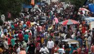 People are seen at a crowded market amidst the spread of the coronavirus disease (COVID-19) in Mumbai, India, July 28, 2021. REUTERS/Francis Mascarenhas