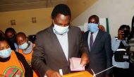 FILE PHOTO: Opposition UPND party's presidential candidate Hakainde Hichilema casts his ballot in Lusaka, Zambia, August 12, 2021. REUTERS/Jean Ndaisenga