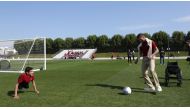 English football legend David Beckham plays with Qatar Paralympian Ghanim Al Muftah. 