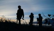 Ukrainian servicemen take positions at the military airbase Vasylkiv in the Kyiv region, Ukraine February 26, 2022. Reuters/Maksim Levin 