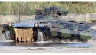 A Marder armoured infantry fighting vehicle of the German army Bundeswehr takes part in an exercise during a media day in Munster, Germany, September 28, 2018. REUTERS/Fabian Bimmer/File Photo


