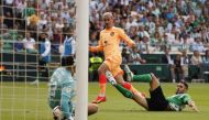 Atletico Madrid's Antoine Griezmann scores their second goal during the La Liga match against Real Betis at Estadio Benito Villamarin, Seville, Spain, on October 23, 2022.  REUTERS/Marcelo Del Pozo
