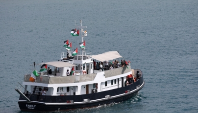 A boat carrying Swedish climate activist Greta Thunberg and activists, part of a civilian flotilla aiming at breaking the Israeli blockade of the Gaza Strip, leaves the port of Barcelona, on August 31, 2025. (Photo by Lluis GENE / AFP)
