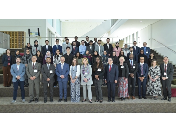 WCM-Q faculty members and students with visiting professors.