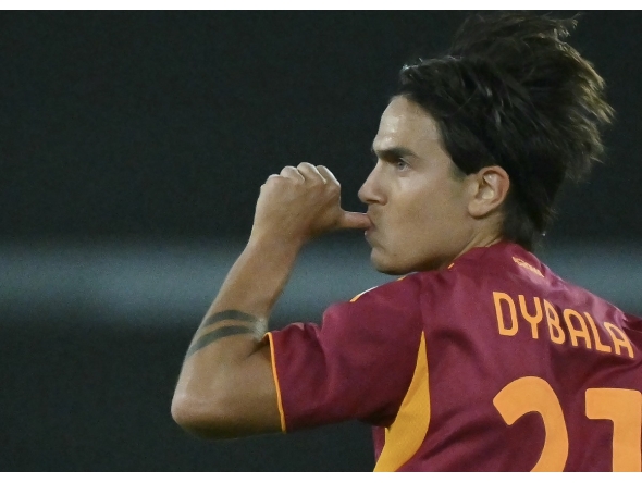 Roma's Argentine forward #21 Paulo Dybala. (Photo by Filippo MONTEFORTE / AFP)