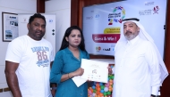 Executive Director of Al Sharq Media Management and Executive Director of Kids Expo 2025 Eizeldin Abdulrahman honouring the winner of the competition. 