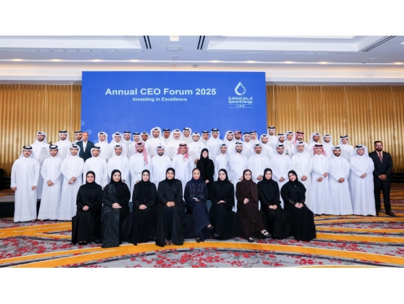 QatarEnergy LNG Chief Executive Officer Sheikh Khalid bin Khalifa Al-Thani with national graduates during the Annual CEO Forum 2025.