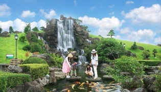  Tourist during their visit to Jeju Island