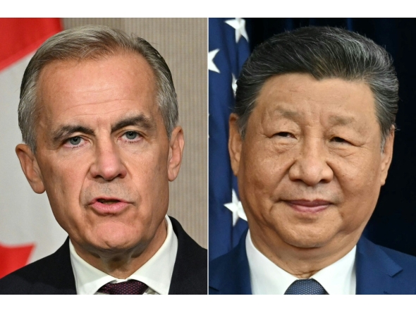 (FILES) (COMBO) This combination of file pictures created on October 31, 2025 shows (L) Canada's Prime Minister Mark Carney speaking during a press conference on the sidelines of the 47th Association of Southeast Asian Nations (ASEAN) Summit in Kuala Lumpur on October 27, 2025, and (R) China's President Xi Jinping taking part in a meeting at Gimhae Air Base in Busan on October 30, 2025. (Photo by Arif Kartono and ANDREW CABALLERO-REYNOLDS / AFP)