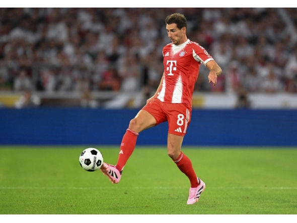 Bayern Munich's German midfielder #08 Leon Goretzka controls the ball during the German Supercup football match between VfB Stuttgart and FC Bayern Munich in Stuttgart, southern Germany on August 16, 2025. (Photo by Thomas Kienzle / AFP)