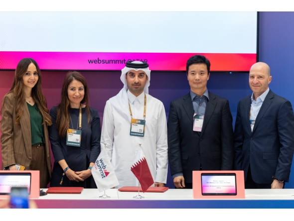 Sheikh Jassim bin Mansour bin Jabor Al Thani with TikTok's Will Liu, Shadi Kandil, Joanne Chehab and Kinda Ibrahim.