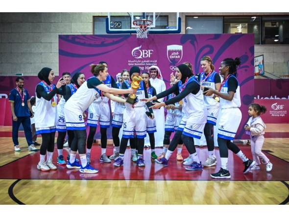 Qatar Basketball Federation President Mohammed bin Saad Al-Mughassib crowned Al Gharafa the League champions.