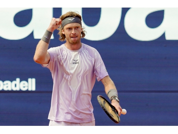 Russia's Andrey Rublev reacts after winning his men's singles semif-final match against Serbia's Hamad Medjedovic at the ATP Barcelona Open 