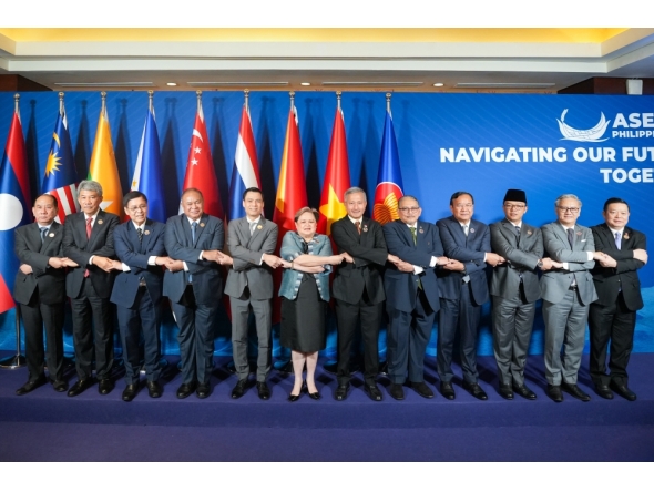 Participants of a high-level meeting for ASEAN foreign ministers pose for a group photo in Cebu, the Philippines, (ASEAN 2026/Handout via Xinhua)